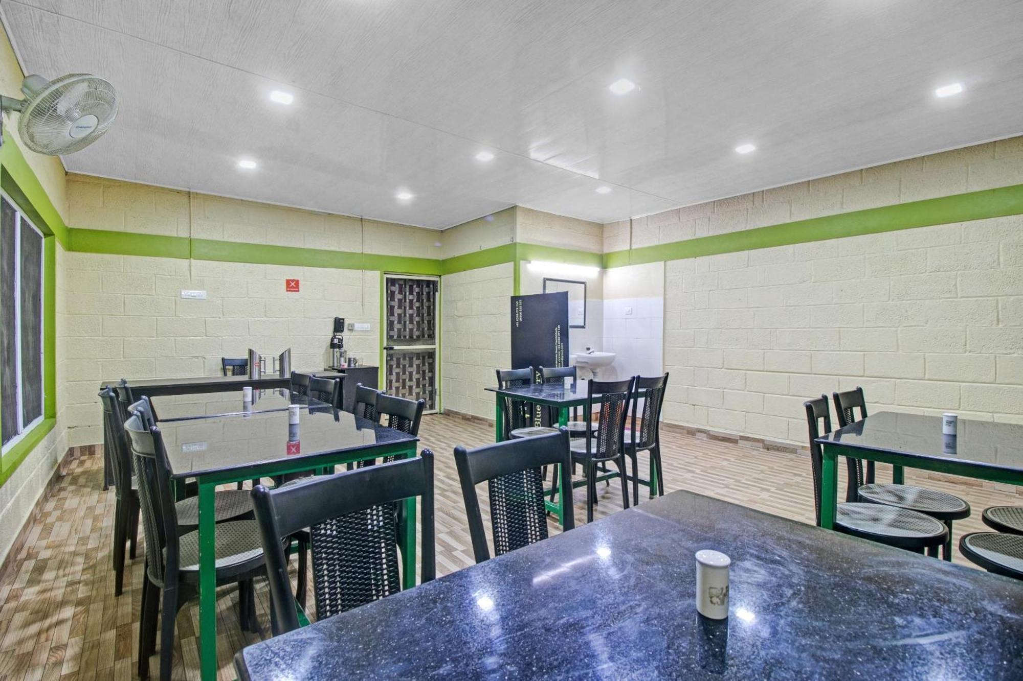 Super Capital O Pop Tavern Kazhakkottam Vettutura Zewnętrze zdjęcie